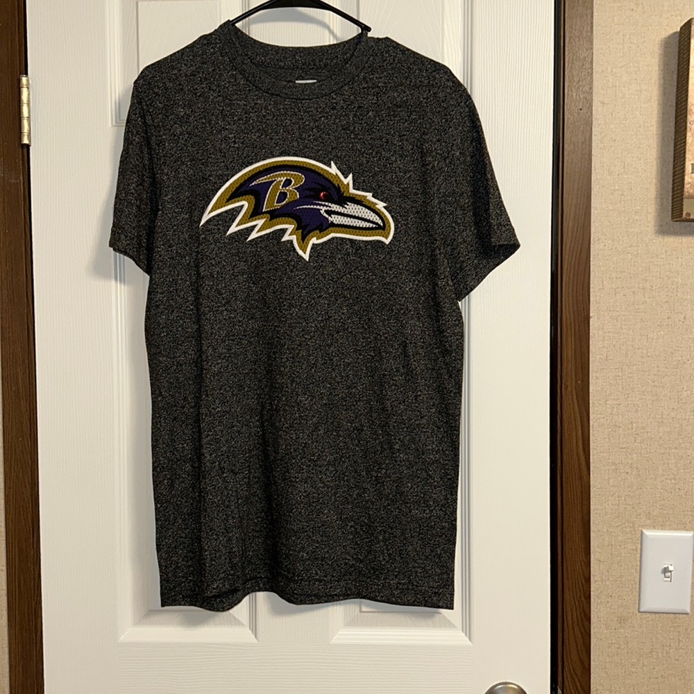 New NFL Team Apparel Baltimore Ravens t-shirt Men’s size medium